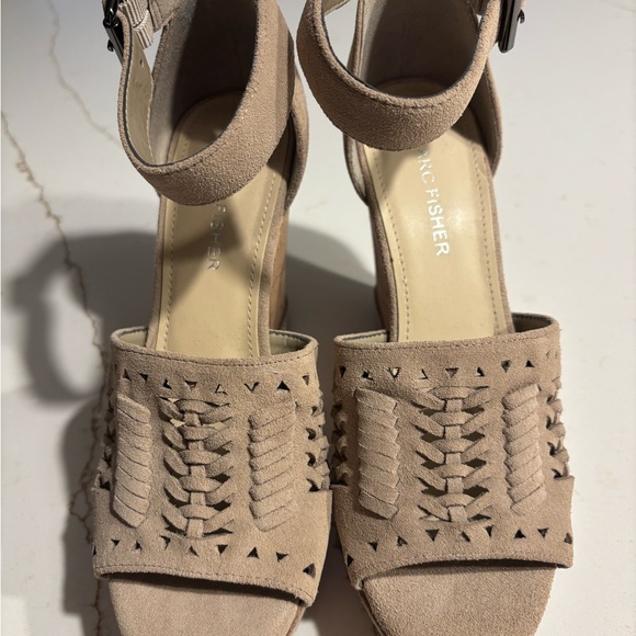 Marc Fisher Tan Suede Wedge Sandals size 6.5 brand new - Picture 2 of 5
